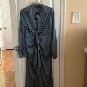 Brand New never worn before Fashion Nova jumpsuit. Extremely flattering.